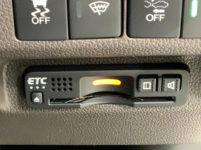 フリードハイブリッド ハイブリッド・Ｇホンダセンシング　最長５年保証　ワンオ－ナ－　ナビＶＸＭ－２０４ＶＦｉ　ＴＶ　Ｒカメラ　ＣＤ録音　ＢＴオ－ディオ　ＤＶＤ　ドラレコ　ＥＴＣ　ＬＥＤライト　両側電動ドア　ＶＳＡ　シ－トヒ－タ－　スマ－トキ－　軽減ブレーキ（13枚目）