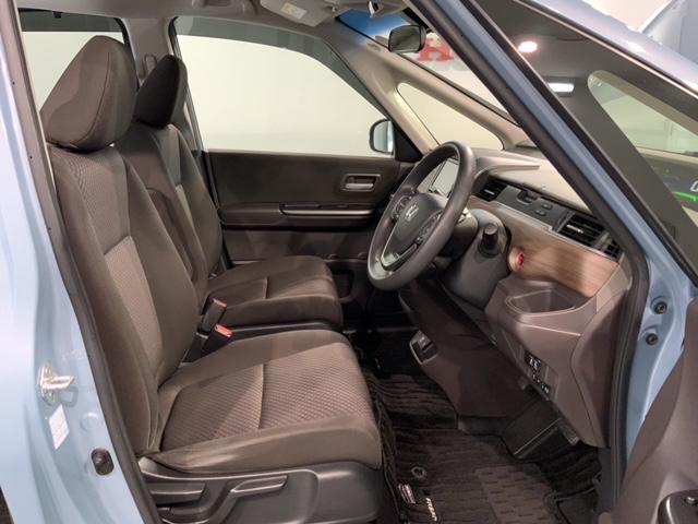 フリードハイブリッド ハイブリッド・Ｇホンダセンシング　最長５年保証　ワンオ－ナ－　ナビＶＸＭ－２０４ＶＦｉ　ＴＶ　Ｒカメラ　ＣＤ録音　ＢＴオ－ディオ　ＤＶＤ　ドラレコ　ＥＴＣ　ＬＥＤライト　両側電動ドア　ＶＳＡ　シ－トヒ－タ－　スマ－トキ－　軽減ブレーキ（17枚目）