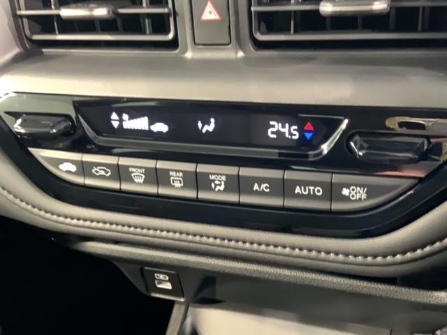 ＷＲ－Ｖ Ｚブラックスタイル　ＨｏｎｄａＳＥＮＳＩＮＧ　新車保証　試乗車　ワンオ－ナ－　ナビＬＸＭ－２４５ＺＦＥｉ　ＴＶ　Ｒカメラ　ＥＴＣ　ＬＥＤライト　ＶＳＡ　アルミ　スマートキー　スペアキー　盗難防止装置　整備記録簿（10枚目）