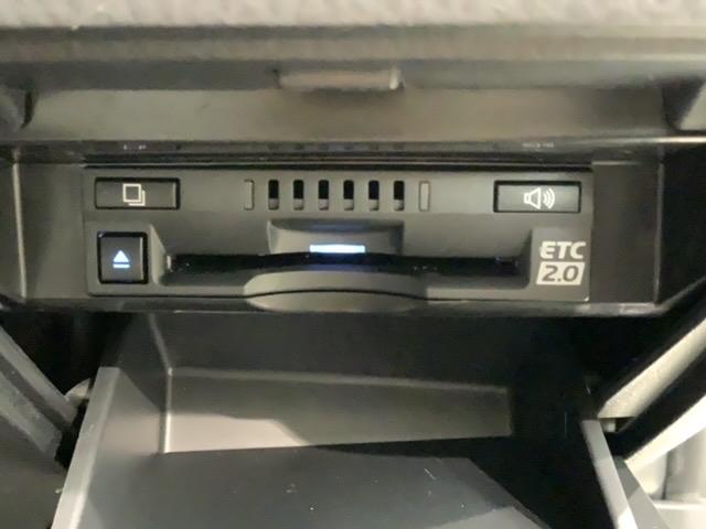 カムリ WS 禁煙 2ト-ン 最長5年保証 純正ナビ Rカメラ BTオ-ディオ DVD ドラレコ 衝突軽減B ETC LEDライト 横滑り防止 電動シート クルコン アルミ フォグ スマートキー 盗難防止装置(13枚目)