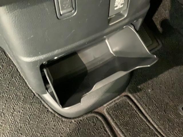 N-BOXカスタム G・Lホンダセンシング 最長5年保証 禁煙 ワンオーナー ナビ TV Rカメラ BTオ-ディオ ドラレコETC LEDライト VSA クルコン アルミ スマ-トキ- スペアキ- 盗難防止装置 整備記録簿 ベンチシ-ト ABS(31枚目)