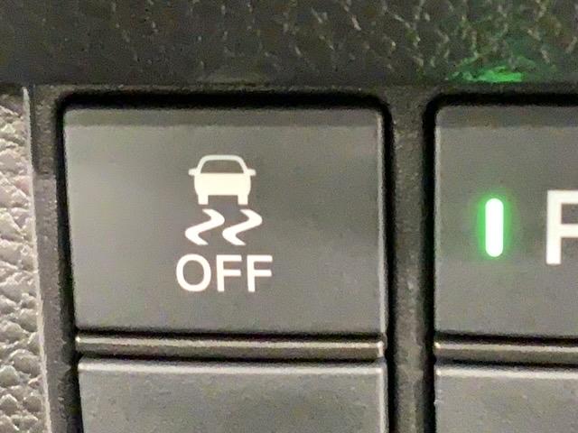 N-ONE オリジナル HondaSENSING 2ト-ン 最長5年保証 ワンオ-ナ- TV Rカメラ BTオ-ディオ LEDライト VSA クルコン スマ-トキ- スペアキ- 盗難防止装置 整備記録簿 ドアバイザ-(11枚目)