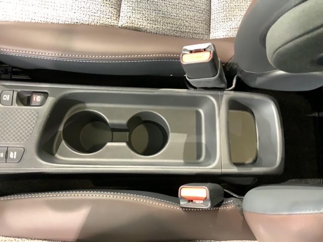 ヤリスクロス ハイブリッドＺ　禁煙　ワンオーナー　純正ナビ　ＴＶ　Ｒカメラ　マルチビュー　ＢＴオ－ディオ　ドラレコ　衝突軽減Ｂ　ＥＴＣ　ＬＥＤライト　横滑り防止　シートヒーター　クルコン　アルミ　スマートキー　盗難防止装置（28枚目）