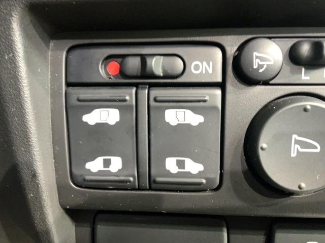 フリード Ｇプレミアムエディション　１年保証　ワンオ－ナ－　ナビＶＸＭ－１６５ＶＦｉ　ＴＶ　Ｒカメラ　ＣＤ録音　ＤＶＤ　ＥＴＣ　ＨＩＤ　両側電動ドア　ＶＳＡ　クルコン　スマ－トキ－　盗難防止装置　整備記録簿　ＡＡＣ　スペアキ－　Ｂカメラ（13枚目）