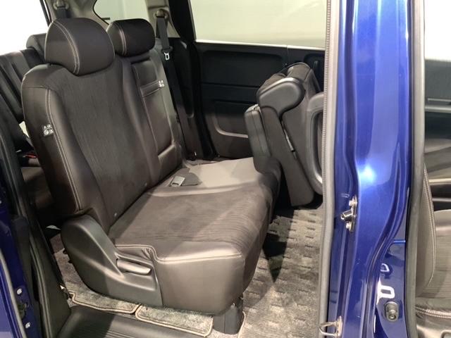 フリード Ｇプレミアムエディション　１年保証　ワンオ－ナ－　ナビＶＸＭ－１６５ＶＦｉ　ＴＶ　Ｒカメラ　ＣＤ録音　ＤＶＤ　ＥＴＣ　ＨＩＤ　両側電動ドア　ＶＳＡ　クルコン　スマ－トキ－　盗難防止装置　整備記録簿　ＡＡＣ　スペアキ－　Ｂカメラ（33枚目）