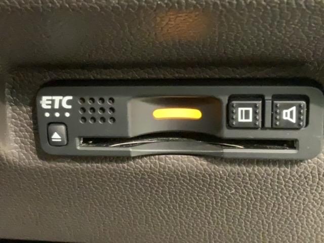 フリードハイブリッド ハイブリッド・Ｇホンダセンシング　禁煙　ワンオ－ナ－　ナビＶＸＭ－２１４ＶＦｉ　ＴＶ　Ｒカメラ　ＣＤ録音　ＢＴオ－ディオ　ＤＶＤ　ＥＴＣ　ＬＥＤライト　両側電動ドア　ＶＳＡ　シ－トヒ－タ－　クルコン　スマ－トキ－　盗難防止装置（12枚目）