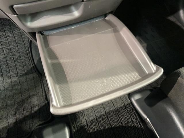 フリードハイブリッド ハイブリッド・Ｇホンダセンシング　禁煙　ワンオ－ナ－　ナビＶＸＭ－２１４ＶＦｉ　ＴＶ　Ｒカメラ　ＣＤ録音　ＢＴオ－ディオ　ＤＶＤ　ＥＴＣ　ＬＥＤライト　両側電動ドア　ＶＳＡ　シ－トヒ－タ－　クルコン　スマ－トキ－　盗難防止装置（28枚目）