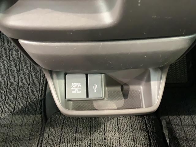 フリードハイブリッド ハイブリッド・Ｇホンダセンシング　禁煙　ワンオ－ナ－　ナビＶＸＭ－２１４ＶＦｉ　ＴＶ　Ｒカメラ　ＣＤ録音　ＢＴオ－ディオ　ＤＶＤ　ＥＴＣ　ＬＥＤライト　両側電動ドア　ＶＳＡ　シ－トヒ－タ－　クルコン　スマ－トキ－　盗難防止装置（29枚目）