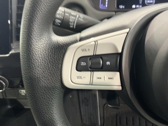 フィット ホーム　ＨｏｎｄａＳＥＮＳＩＮＧ　禁煙　最長５年保証　ナビＶＸＭ－２０５ＶＦＥｉ　ＴＶ　Ｒカメラ　ＢＴオ－ディオ　ＤＶＤ　ＥＴＣ　ＬＥＤライト　ＶＳＡ　クルコン　スマートキー　盗難防止装置　整備記録簿　ＡＢＳ（9枚目）