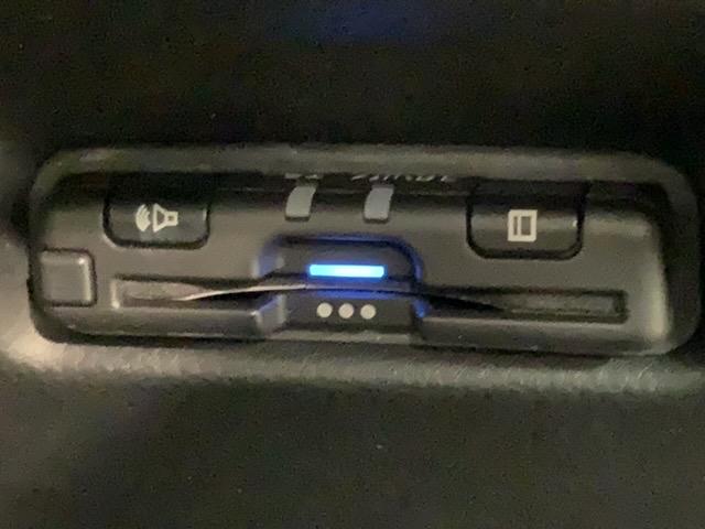 フィット ホーム　ＨｏｎｄａＳＥＮＳＩＮＧ　禁煙　最長５年保証　ナビＶＸＭ－２０５ＶＦＥｉ　ＴＶ　Ｒカメラ　ＢＴオ－ディオ　ＤＶＤ　ＥＴＣ　ＬＥＤライト　ＶＳＡ　クルコン　スマートキー　盗難防止装置　整備記録簿　ＡＢＳ（11枚目）