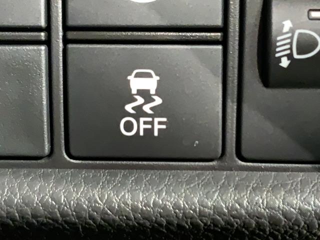 フィット ホーム　ＨｏｎｄａＳＥＮＳＩＮＧ　禁煙　最長５年保証　ナビＶＸＭ－２０５ＶＦＥｉ　ＴＶ　Ｒカメラ　ＢＴオ－ディオ　ＤＶＤ　ＥＴＣ　ＬＥＤライト　ＶＳＡ　クルコン　スマートキー　盗難防止装置　整備記録簿　ＡＢＳ（12枚目）