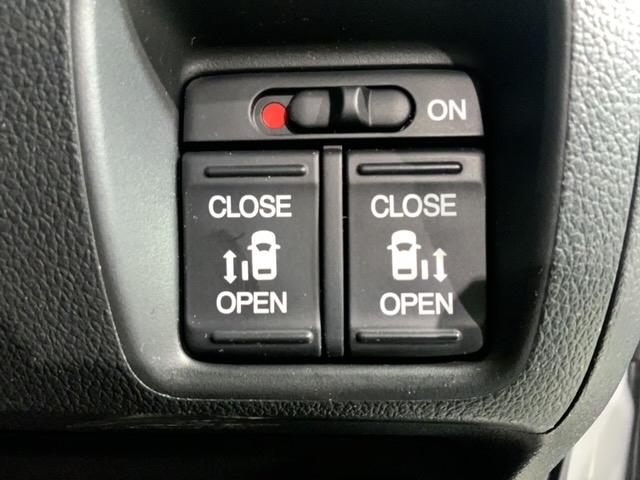 Ｎ－ＢＯＸ ＧＳＳパッケージ　禁煙　あんしんＰＫＧ　１年保証　ナビＴＶ　Ｒカメラ　ＣＤ録音　ＢＴオ－ディオ　ＤＶＤ　シ－トヒ－タ－　ＥＴＣ　ＨＩＤ　両側電動ドア　ＶＳＡ　スマ－トキ－　スペアキ－　盗難防止装置　ドアバイザ－（13枚目）