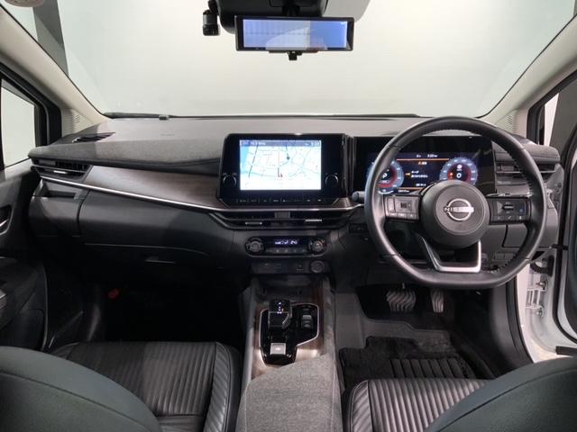 �g���₷�����C�A�E�g�̃_�b�V���{�[�h���ӂł��B�I�[�g�G�A�R���⏬������ȂǊ��������������ڂł��B