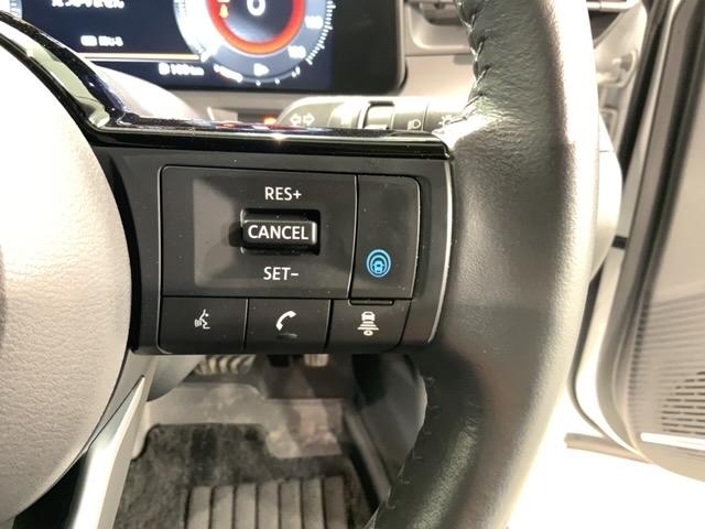 �N���[�Y�R���g���[���𑕔����Ă��܂��B�������H�Ȃǂň��̑��x�ő����Ă����̂ŉ^�]���y�ł���I���x��ݒ�ł��܂��̂ŁA�X�s�[�h�̏o�������ɂ����ӂł��܂��B