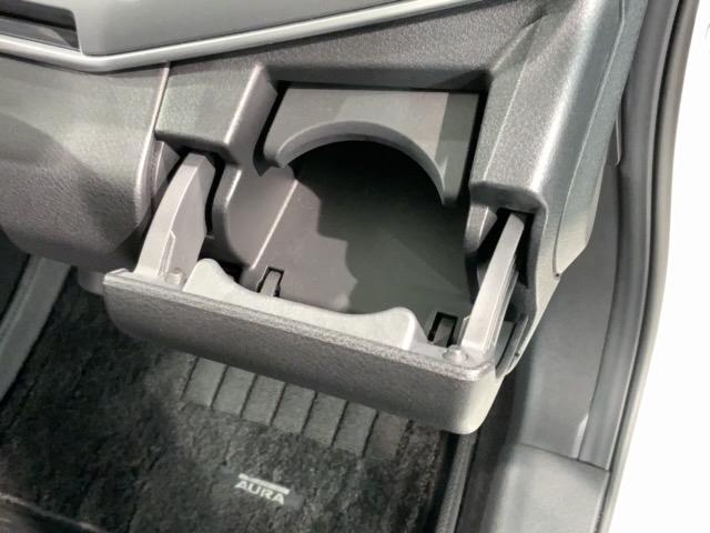 �i�[���̃J�b�v�z���_�[������܂��B