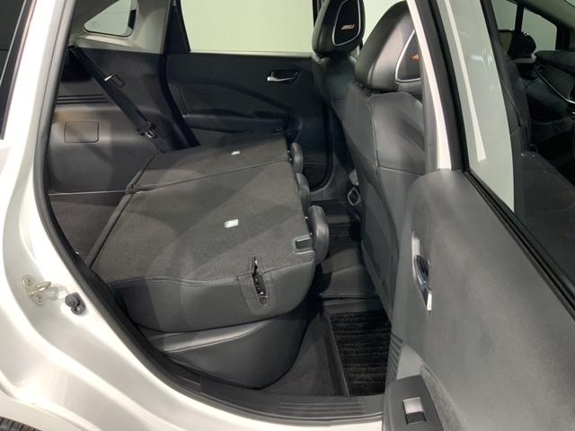 ���Џ��i���Z���^�[�ɂē��O���̃N���[�j���O�����{���Ă���܂��I