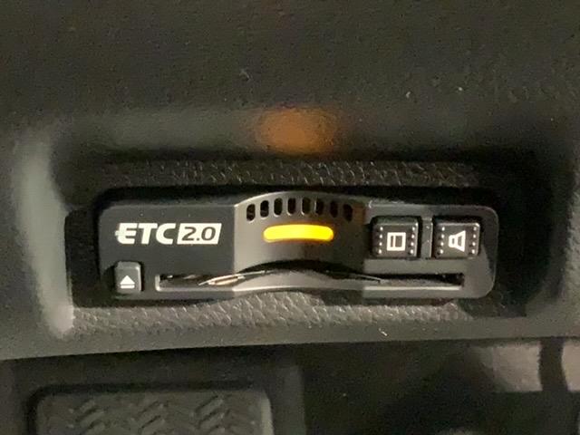 ヴェゼル ｅ：ＨＥＶＺ　ＨｏｎｄａＳＥＮＳＩＮＧ　禁煙　最長５年保証　ワンオ－ナ－　純正ナビＴＶ　Ｒカメラ　ＢＴオ－ディオ　ＥＴＣ　ＬＥＤライト　ＶＳＡ　シ－トヒ－タ－　アルミ　スマ－トキ－　スペアキ－　盗難防止装置　ＬＤＡ（12枚目）