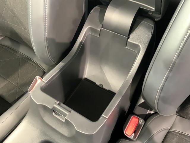 ヴェゼル ｅ：ＨＥＶＺ　ＨｏｎｄａＳＥＮＳＩＮＧ　禁煙　最長５年保証　ワンオ－ナ－　純正ナビＴＶ　Ｒカメラ　ＢＴオ－ディオ　ＥＴＣ　ＬＥＤライト　ＶＳＡ　シ－トヒ－タ－　アルミ　スマ－トキ－　スペアキ－　盗難防止装置　ＬＤＡ（29枚目）