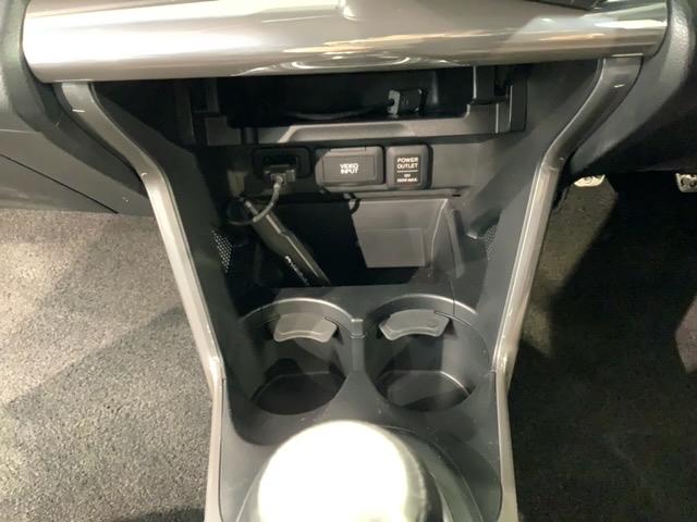 ���Џ��i���Z���^�[�ɂē��O���̃N���[�j���O�����{���Ă���܂��I