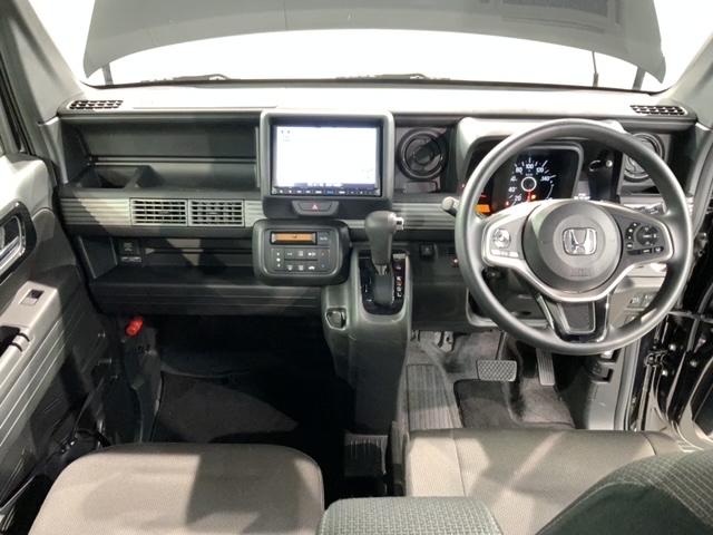 �g���₷�����C�A�E�g�̃_�b�V���{�[�h���ӂł��B�I�[�g�G�A�R���⏬������ȂǊ��������������ڂł��B