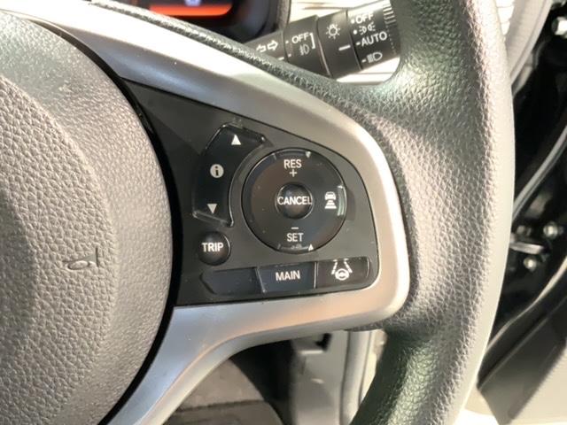 �N���[�Y�R���g���[���𑕔����Ă��܂��B�������H�Ȃǂň��̑��x�ő����Ă����̂ŉ^�]���y�ł���I���x��ݒ�ł��܂��̂ŁA�X�s�[�h�̏o�������ɂ����ӂł��܂��B