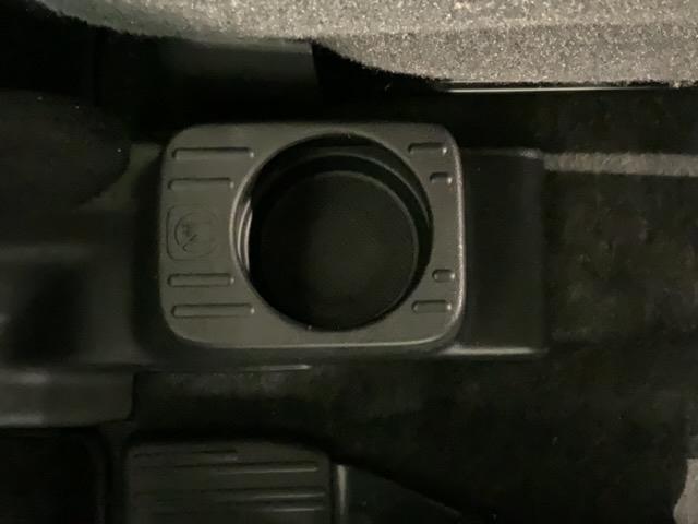 ���Џ��i���Z���^�[�ɂē��O���̃N���[�j���O�����{���Ă���܂��I