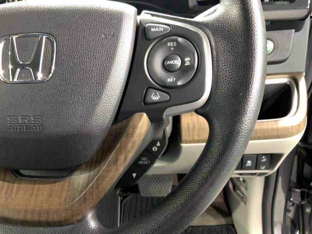 �N���[�Y�R���g���[���𑕔����Ă��܂��B�������H�Ȃǂň��̑��x�ő����Ă����̂ŉ^�]���y�ł���I���x��ݒ�ł��܂��̂ŁA�X�s�[�h�̏o�������ɂ����ӂł��܂��B