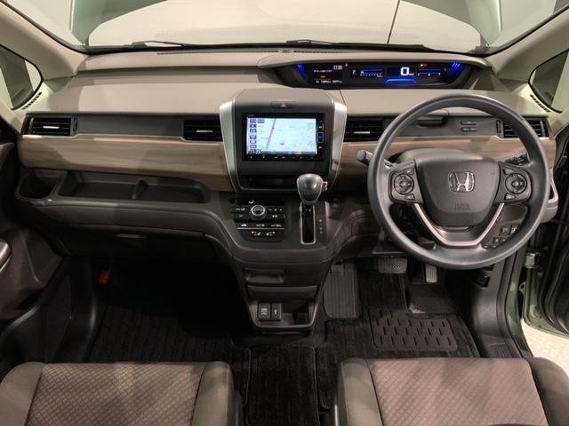 フリード＋ Ｇ・ホンダセンシング　禁煙　最長５年保証　ワンオーナー　ナビＶＸＭ－２１４ＶＦｉ　ＴＶ　Ｒカメラ　ＣＤ録音　ＢＴオ－ディオ　ＤＶＤ　ＥＴＣ　ＶＳＡ　両側電動ドア　シートヒーター　クルコン　スマートキー　盗難防止装置（9枚目）