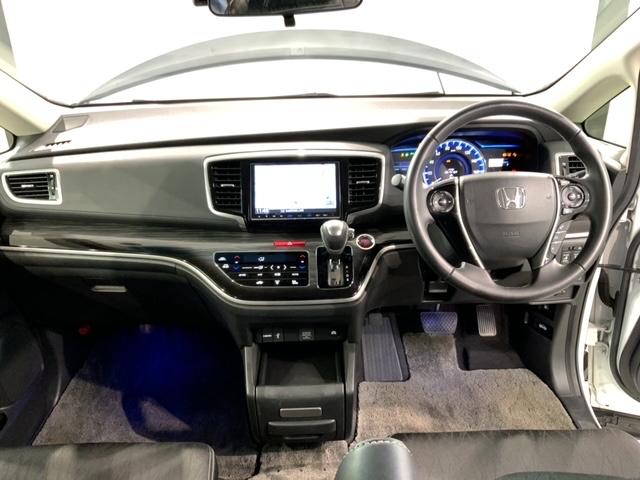 �g���₷�����C�A�E�g�̃_�b�V���{�[�h���ӂł��B�I�[�g�G�A�R���⏬������ȂǊ��������������ڂł��B