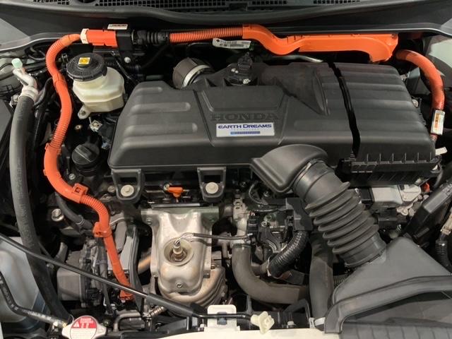 ���Џ��i���Z���^�[�ɂē��O���̃N���[�j���O�����{���Ă���܂��I