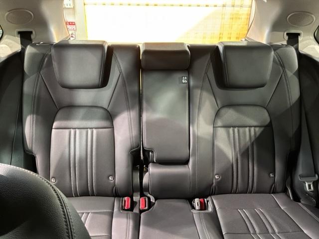 ���Џ��i���Z���^�[�ɂē��O���̃N���[�j���O�����{���Ă���܂��I