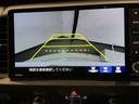 リバースギアに入れるだけで後方の表示へ切り替わります。夜間や雨の日の駐車も楽になりますよ。