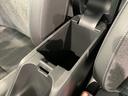 ｅ：ＨＥＶホーム　ＨＳＥＮＳＩＮＧ　新車保証　試乗車　ワンオ－ナ－　前後誤発進抑制機能　助手席エアバッグ　運転席エアバッグ　１オナ　ＬＥＤライト　ＵＳＢ接続　バックカメラ　ＡＢＳ　サイドエアバッグ　フルセグＴＶ　記録簿（27枚目）
