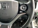 クルーズコントロールを装備しています。高速道路などで一定の速度で走ってくれるので運転が楽ですよ！速度を設定できますので、スピードの出しすぎにも注意できます。