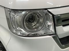 ＬＥＤヘッドライトは、点灯の瞬間から最大光量を発揮し、突然暗くなるトンネルなどでの安定感を高めます。 7