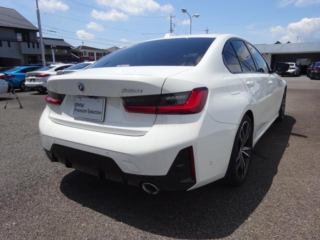 ３シリーズ ３２０ｉ　Ｍスポーツ　後期モデル　１９ＡＷ　ＬＥＤヘッドライト　全周囲カメラ　前車追従システム　電動テールゲート　純正ナビ　純正バックカメラ　純正ＥＴＣ　禁煙車　２年保証（7枚目）