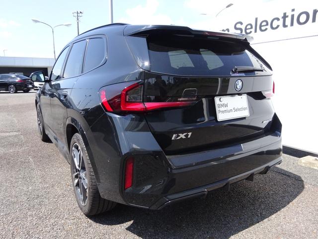 iX1 xDrive 30 Mスポーツ パノラマサンルーフ 19AW 全周囲カメラ 前車追従システム LEDヘッドライト 電動テールゲート シートヒーター ワンオーナー 禁煙車 2年保証(9枚目)