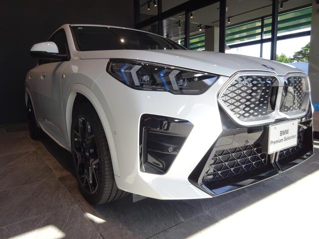 ｉＸ２ ｘＤｒｉｖｅ　３０　Ｍスポーツ　ハイラインパッケージ　ハーマンカードン　２０ＡＷ　ブラックレザー　ステアリングホイールヒーティング　純正ナビゲーション　純正ＥＴＣ　ＬＥＤヘッドライト　ワンオーナー　禁煙車　２年保証（5枚目）