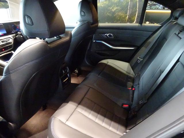 ３シリーズ ３２０ｄ　ｘＤｒｉｖｅＭスポーツエディションシャドー　レンタカーアップ　１９インチアルミホイール　シートヒーター　全周囲カメラ　前車追従システム　純正ナビゲーション　純正ＥＴＣ　禁煙車　２年保証（13枚目）