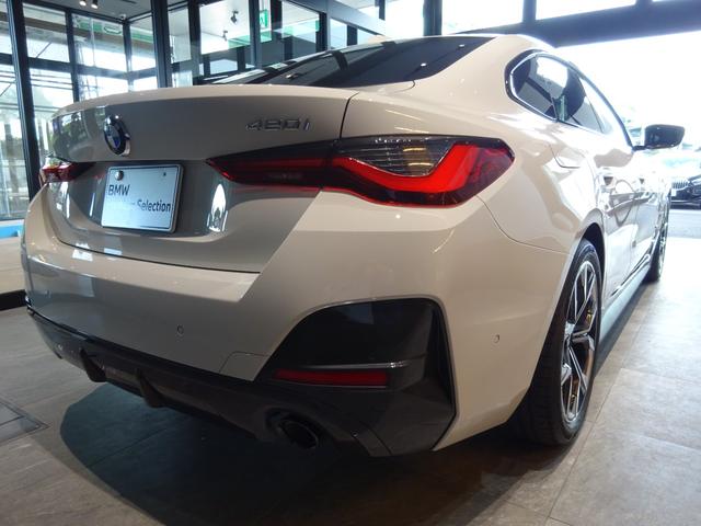 ４シリーズ ４２０ｉグランクーペＭスポーツ　エディションシャドー　限定車　レンタカーアップ　黒革　全周囲カメラ　前車追従システム　１９ＡＷ　純正ナビゲーション　純正ＥＴＣ　ＬＥＤヘッドライト　禁煙車　２年保証（6枚目）