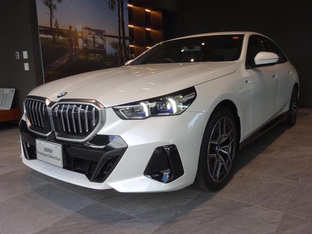 ５シリーズ ５２３ｉ　Ｍスポーツ　ブラック・レザー　１９アルミホイール　全周囲カメラ　前車追従システム　純正ナビゲーション　純正ＥＴＣ　ＬＥＤヘッドライト　ワンオーナー　禁煙車　２年保証（2枚目）