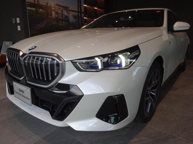 ５シリーズ ５２３ｉ　Ｍスポーツ　ブラック・レザー　１９アルミホイール　全周囲カメラ　前車追従システム　純正ナビゲーション　純正ＥＴＣ　ＬＥＤヘッドライト　ワンオーナー　禁煙車　２年保証（3枚目）