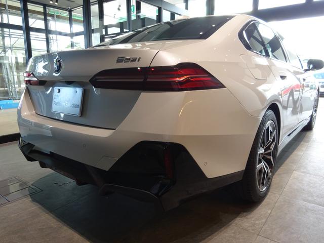 ５シリーズ ５２３ｉ　Ｍスポーツ　ブラック・レザー　１９アルミホイール　全周囲カメラ　前車追従システム　純正ナビゲーション　純正ＥＴＣ　ＬＥＤヘッドライト　ワンオーナー　禁煙車　２年保証（6枚目）