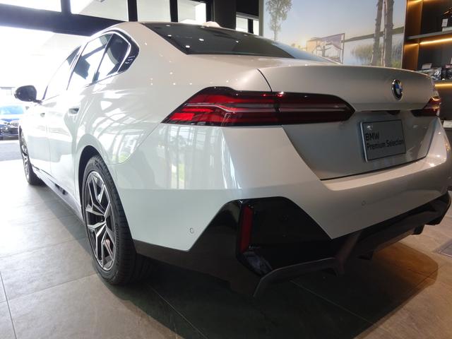 ５シリーズ ５２３ｉ　Ｍスポーツ　ブラック・レザー　１９アルミホイール　全周囲カメラ　前車追従システム　純正ナビゲーション　純正ＥＴＣ　ＬＥＤヘッドライト　ワンオーナー　禁煙車　２年保証（8枚目）