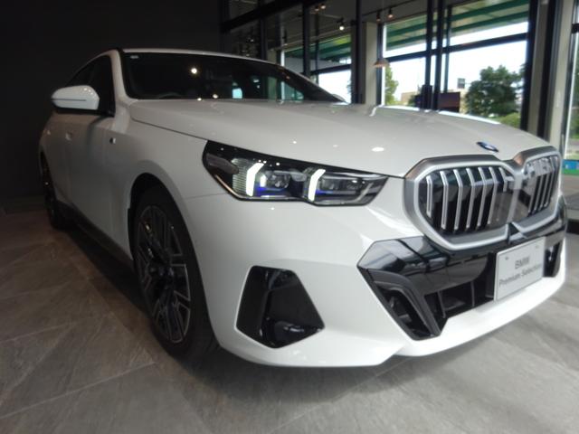 ５シリーズ ５２３ｄ　ｘＤｒｉｖｅツーリング　Ｍスポーツ　ブラウン・レザー　２０ＡＷ　全周囲カメラ　前車追従システム　純正ナビゲーション　純正ＥＴＣ　ＬＥＤヘッドライト　ワンオーナー　禁煙車　２年保証（5枚目）