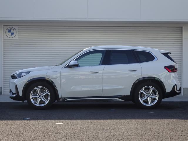 ｉＸ１ ｘＤｒｉｖｅ　３０　ｘライン　レンタカーアップ　１８ＡＷ　黒革　シートヒーター　前車追従システム　全周囲カメラ　純正ナビゲーション　純正ＥＴＣ　ＬＥＤヘッドライト　電動テールゲート　禁煙車　２年保証（3枚目）