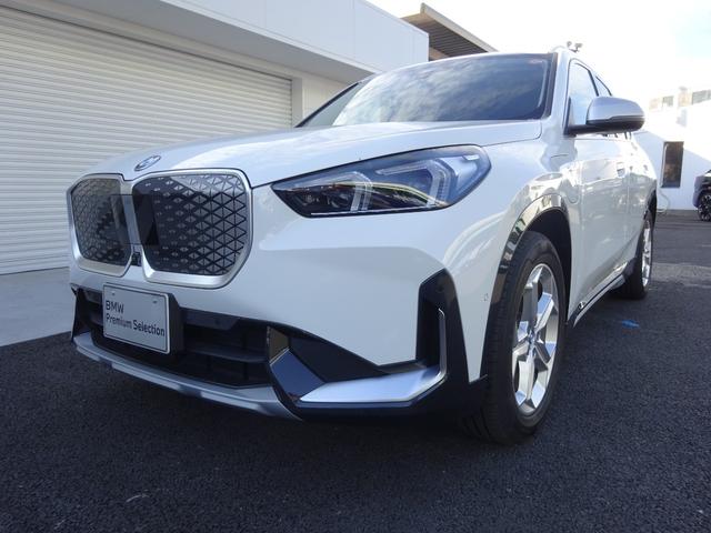 ｉＸ１ ｘＤｒｉｖｅ　３０　ｘライン　レンタカーアップ　１８ＡＷ　黒革　シートヒーター　前車追従システム　全周囲カメラ　純正ナビゲーション　純正ＥＴＣ　ＬＥＤヘッドライト　電動テールゲート　禁煙車　２年保証（4枚目）