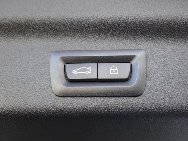 ｉＸ１ ｘＤｒｉｖｅ　３０　ｘライン　レンタカーアップ　１８ＡＷ　黒革　シートヒーター　前車追従システム　全周囲カメラ　純正ナビゲーション　純正ＥＴＣ　ＬＥＤヘッドライト　電動テールゲート　禁煙車　２年保証（18枚目）