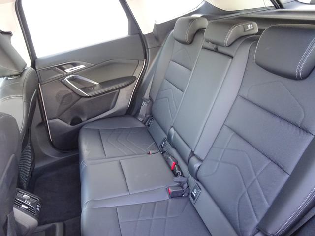 ｉＸ１ ｘＤｒｉｖｅ　３０　ｘライン　レンタカーアップ　１８ＡＷ　黒革　シートヒーター　前車追従システム　全周囲カメラ　純正ナビゲーション　純正ＥＴＣ　ＬＥＤヘッドライト　電動テールゲート　禁煙車　２年保証（19枚目）