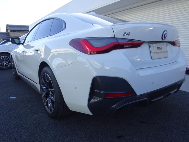 i4 eDrive 40 Mスポーツ ハイラインパッケージ コンフォートパッケージ ハイラインパッケージ 赤レザーシート シートヒーター 電動テールゲート 純正ETC 純正バックカメラ 純正ナビ 禁煙車 2年保証(9枚目)